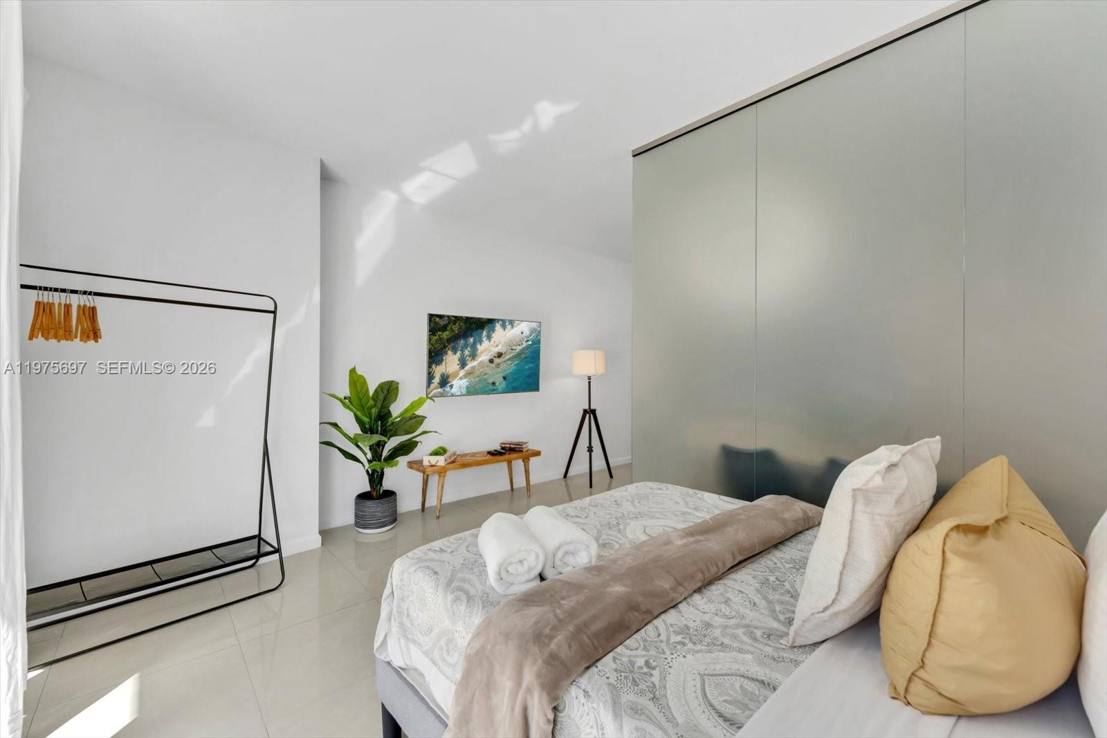 485 Brickell Ave #1807 Miami, FL 33131