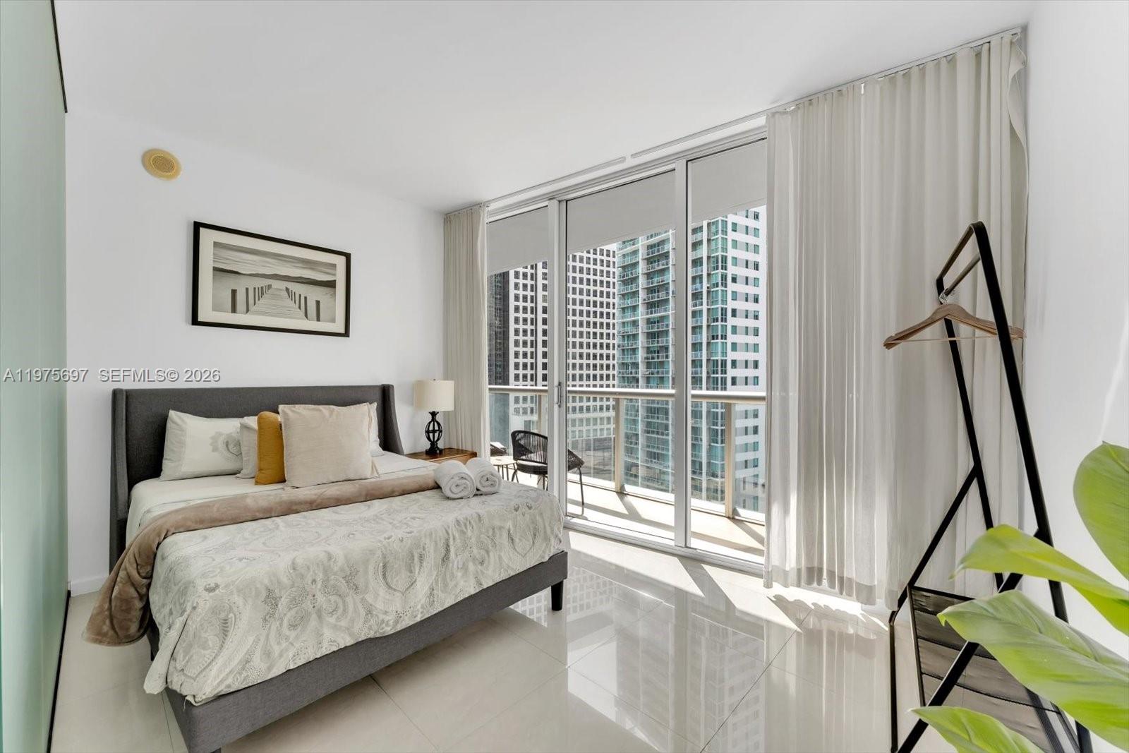 485 Brickell Ave #1807 Miami, FL 33131