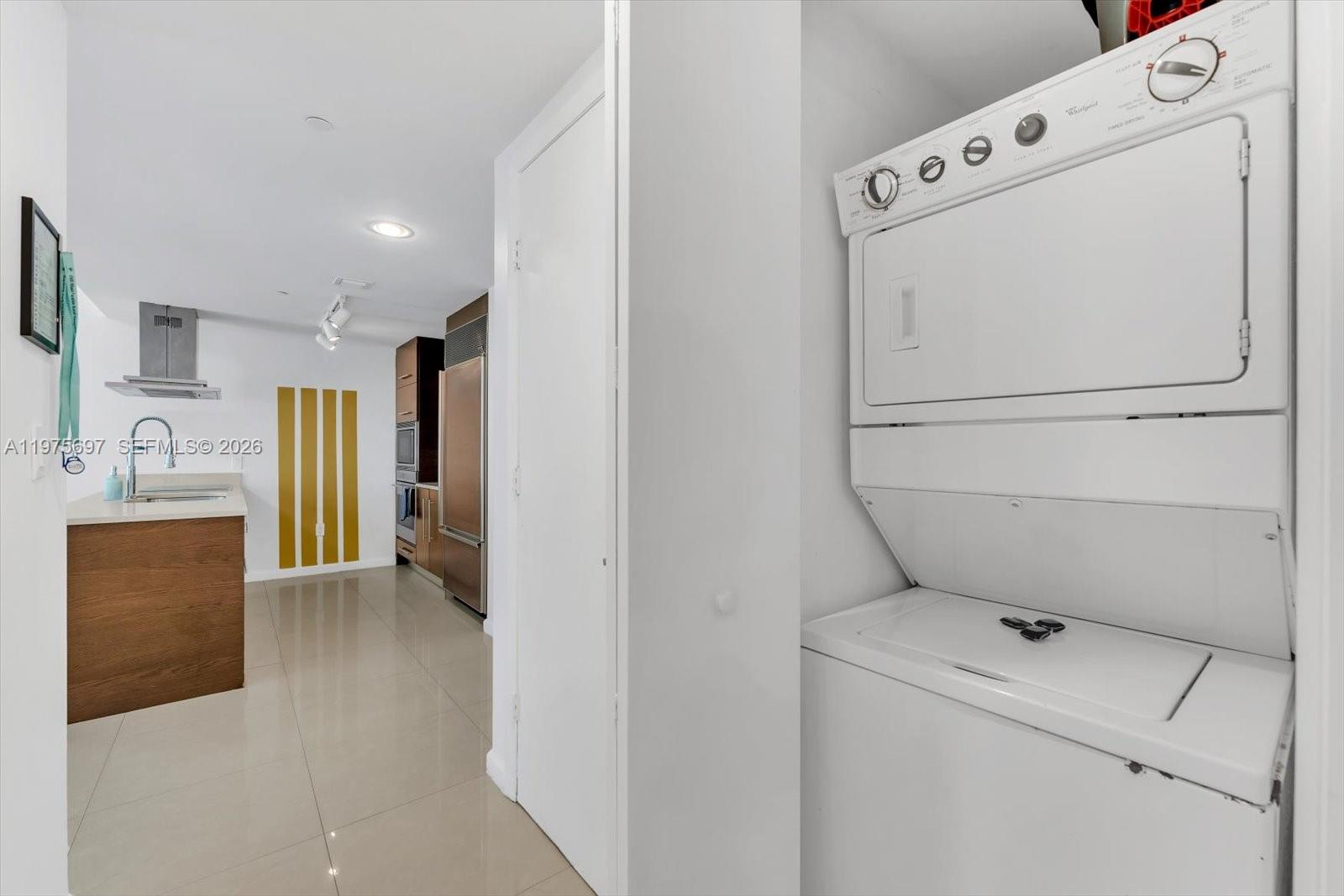 485 Brickell Ave #1807 Miami, FL 33131