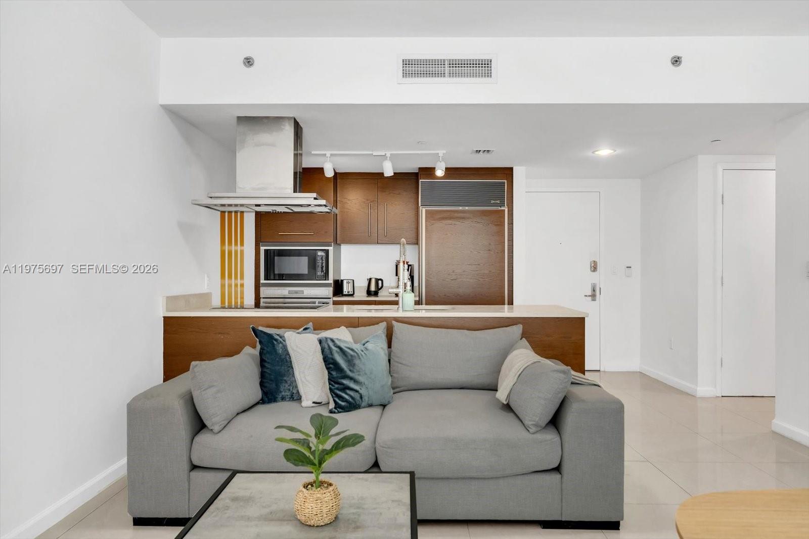 485 Brickell Ave #1807 Miami, FL 33131