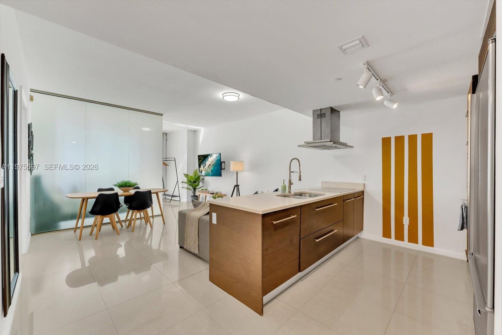 485 Brickell Ave #1807 Miami, FL 33131