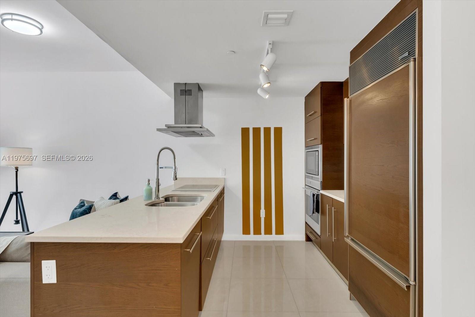 485 Brickell Ave #1807 Miami, FL 33131