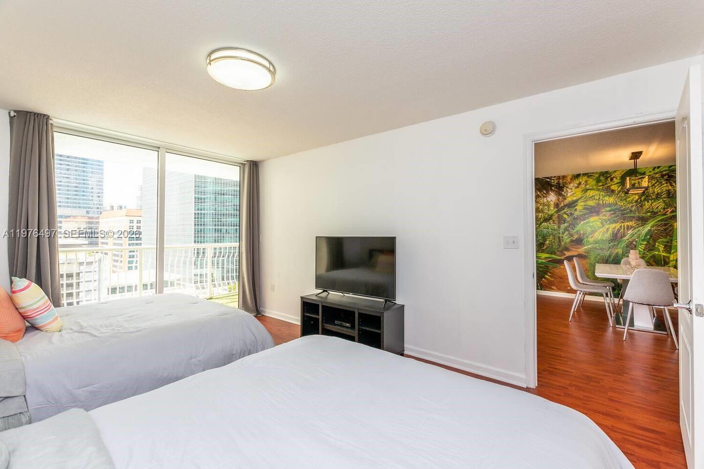 image The Club at Brickell Bay1