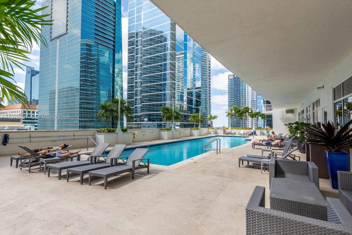 image The Club at Brickell Bay3