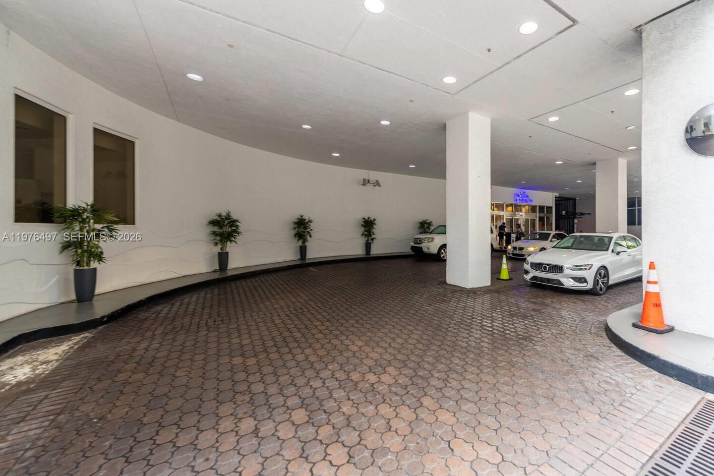 image The Club at Brickell Bay8