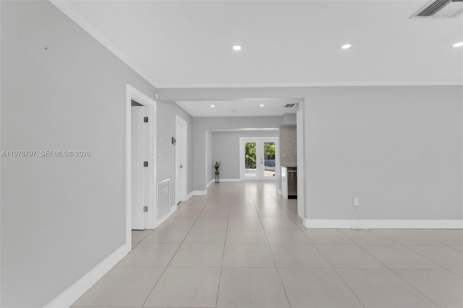 1577 NE 48th Ct Oakland Park, FL 33334