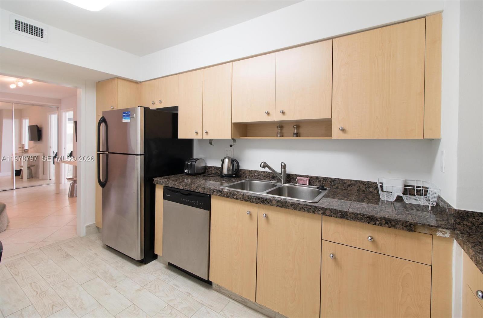 9195 Collins Ave #711 Surfside, FL 33154