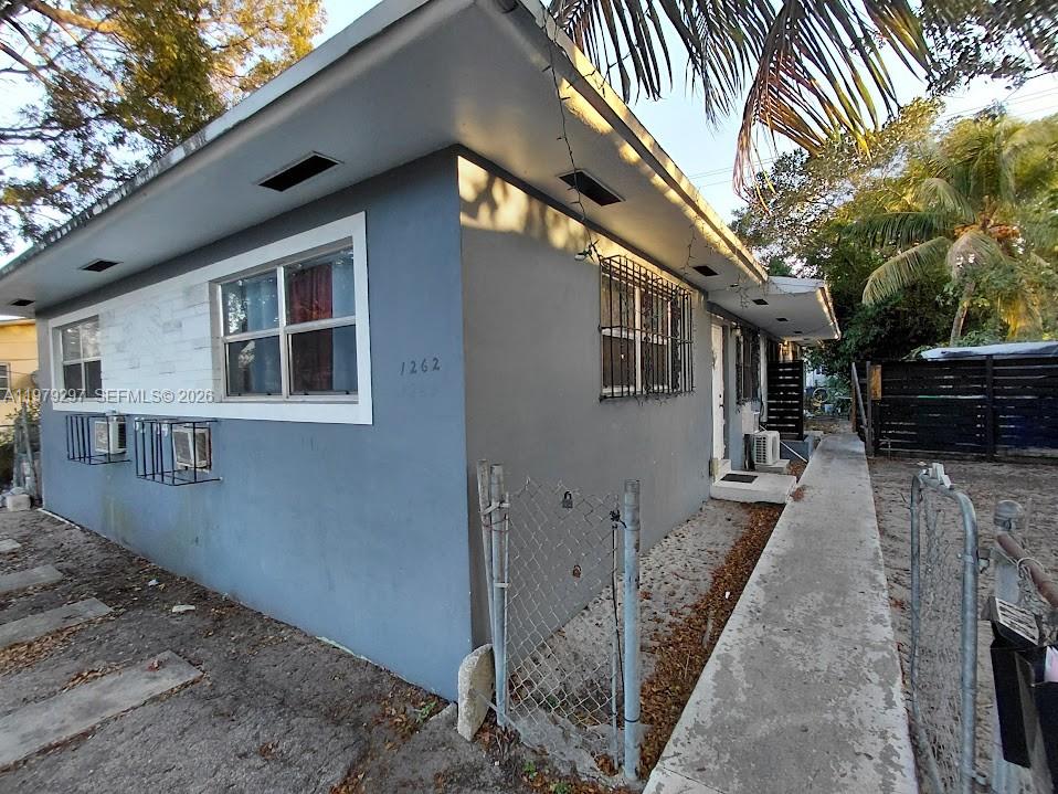 1262 NW 46th St Miami, FL 33142