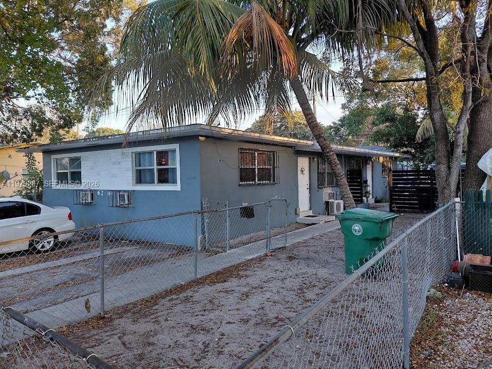 1262 NW 46th St Miami, FL 33142