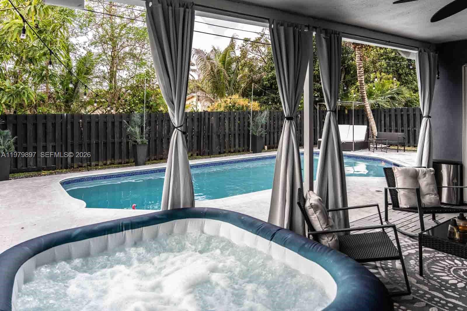 6680 NW 24th Pl Sunrise, FL 33313