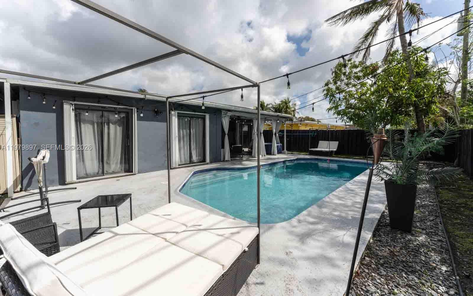 6680 NW 24th Pl Sunrise, FL 33313