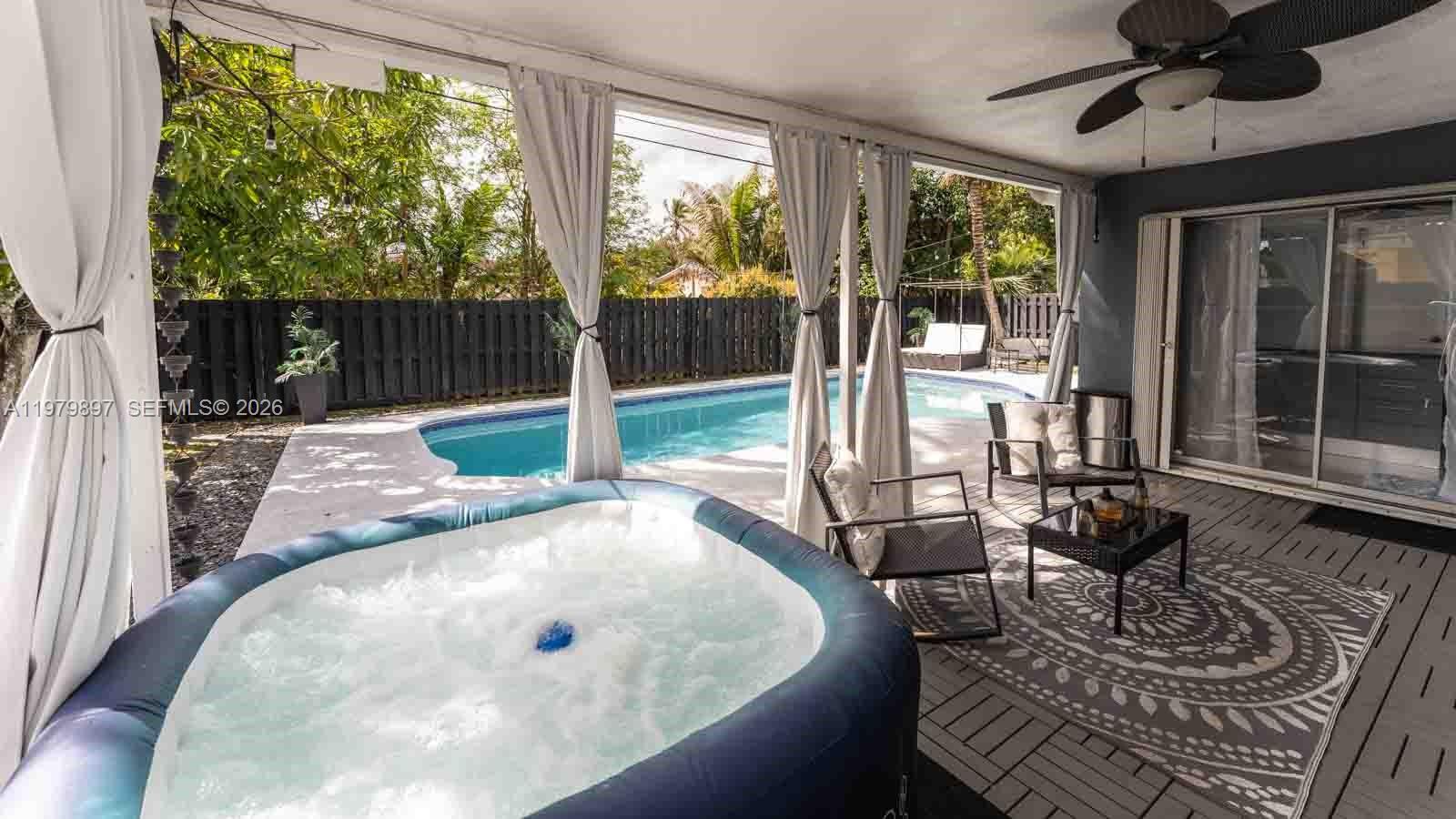 6680 NW 24th Pl Sunrise, FL 33313