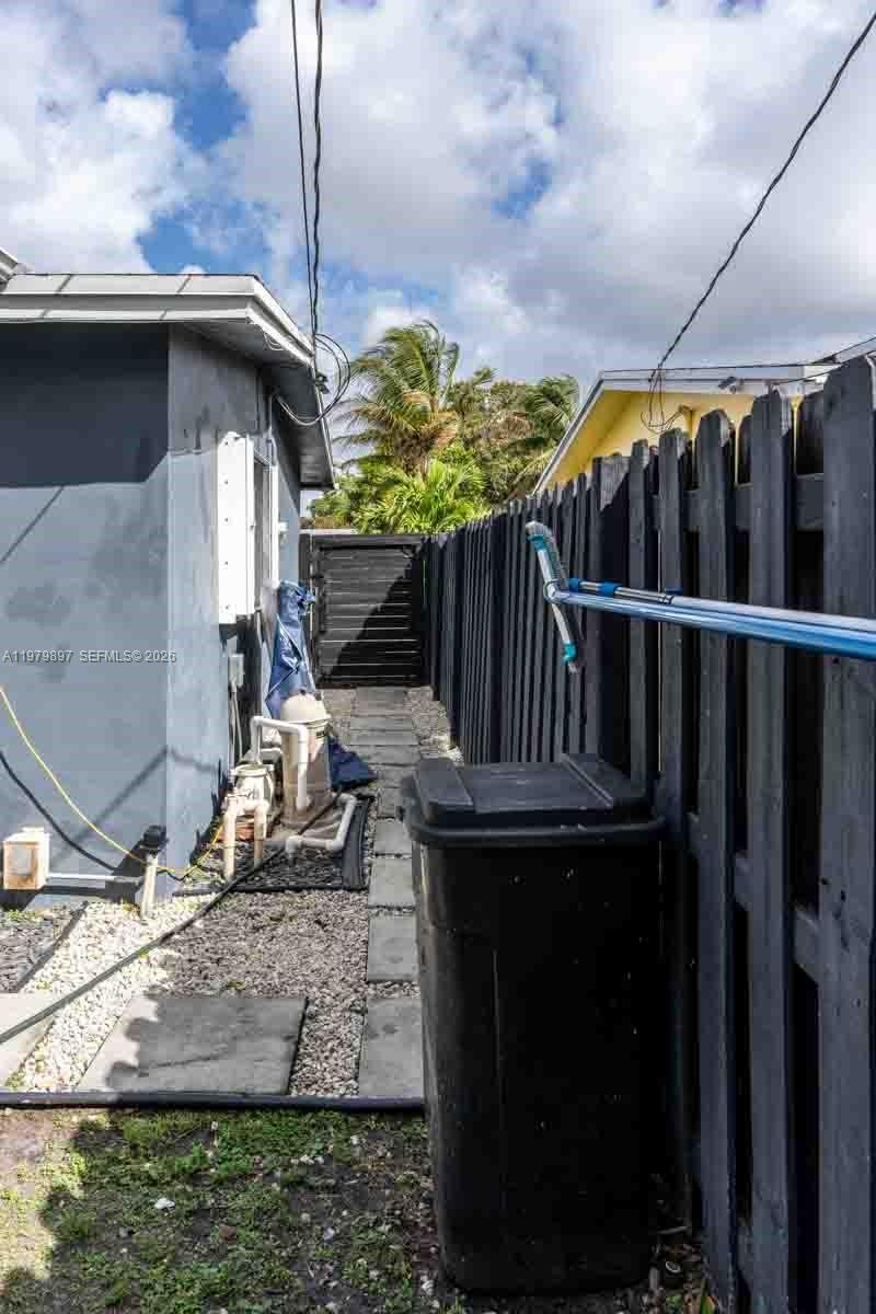 6680 NW 24th Pl Sunrise, FL 33313