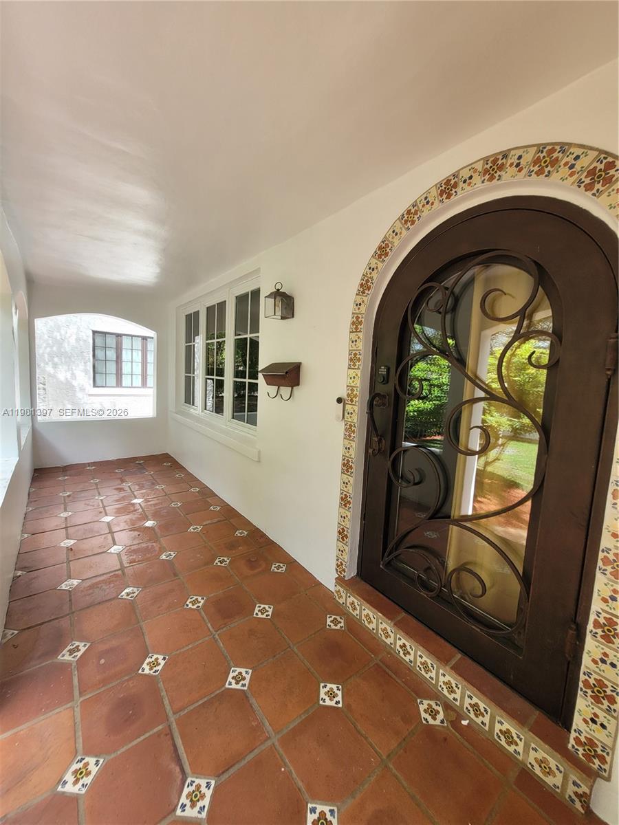 2111 Alhambra Cir Coral Gables, FL 33134