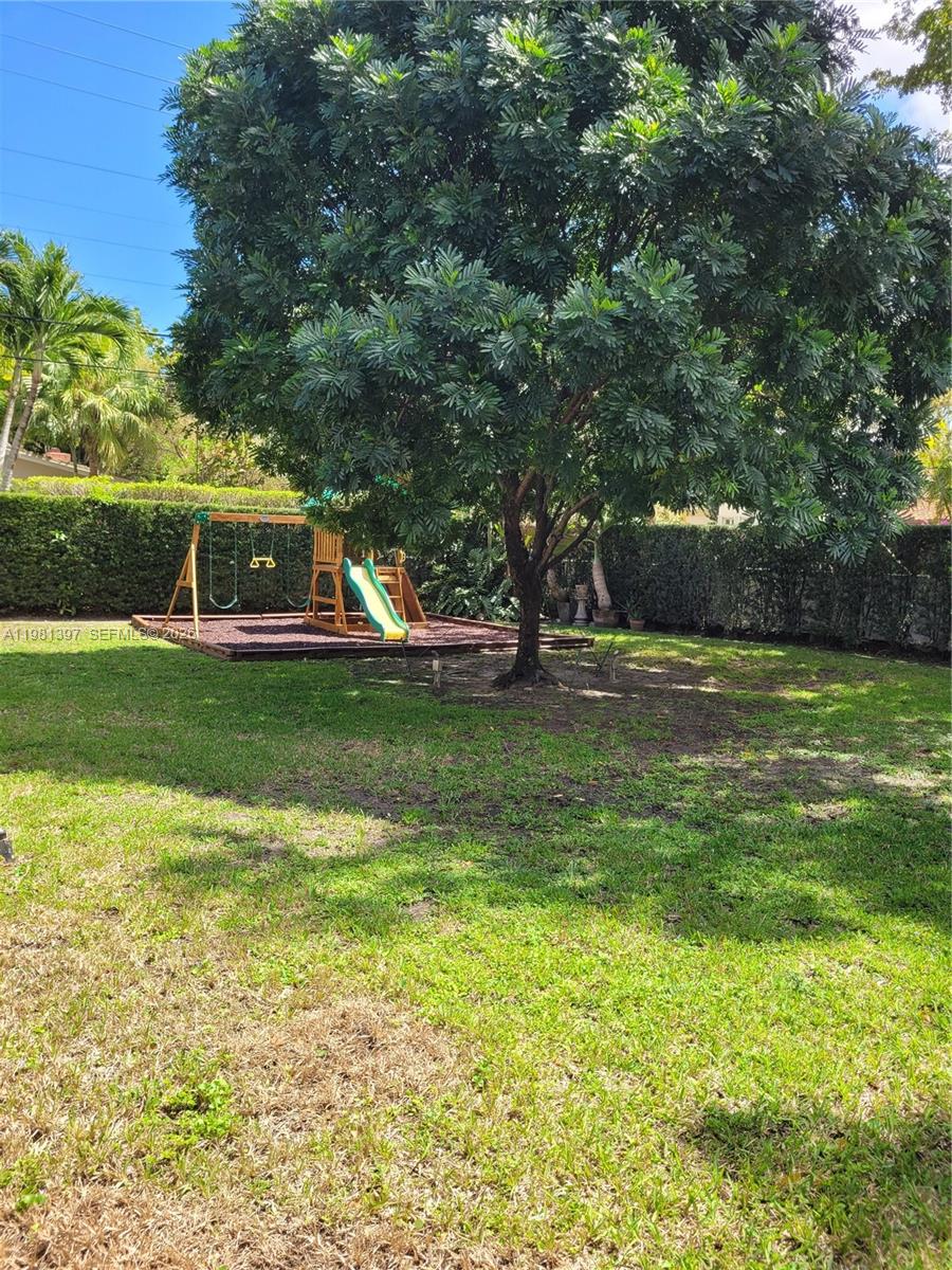 2111 Alhambra Cir Coral Gables, FL 33134