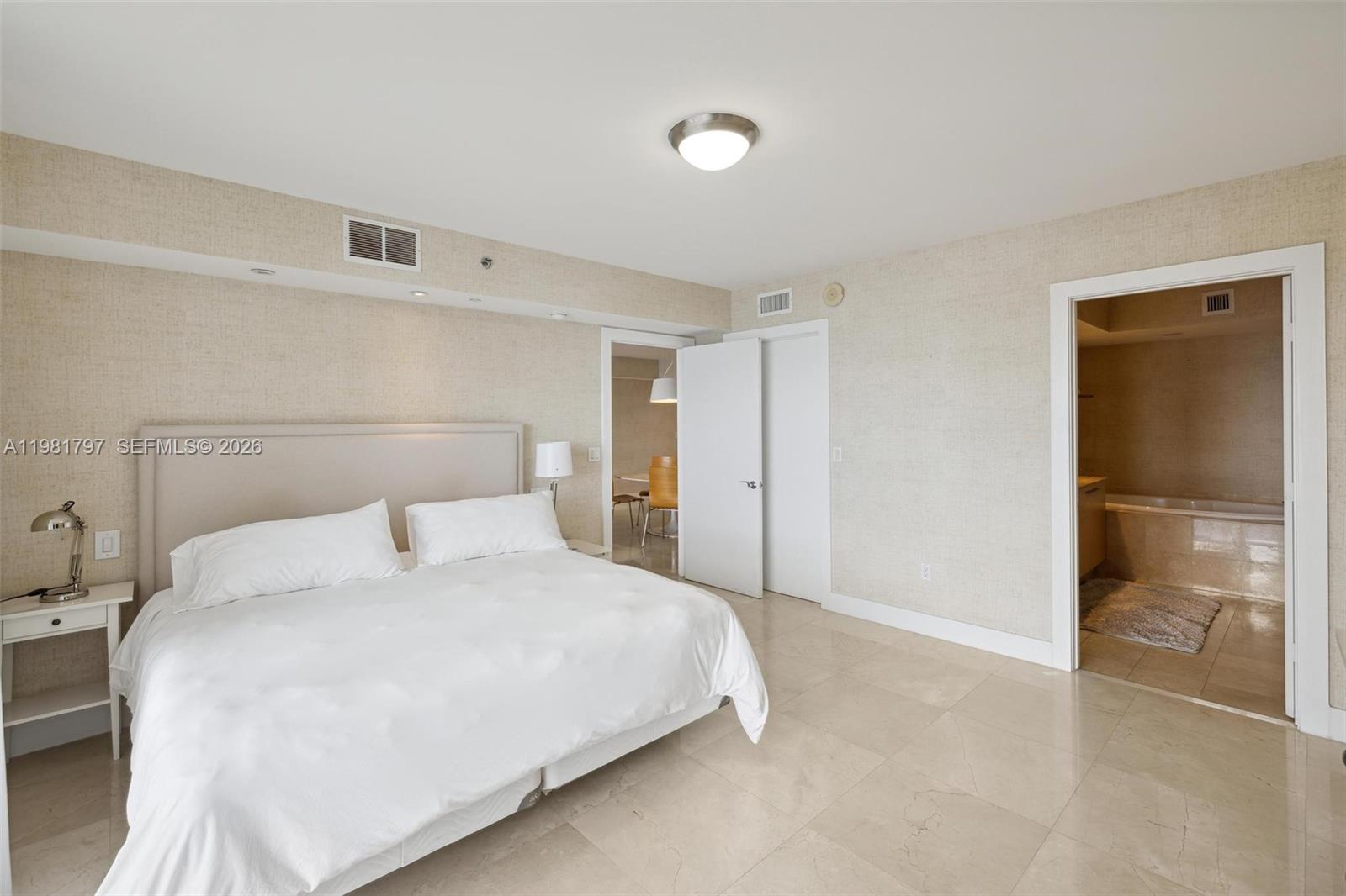 image Beach Club 210