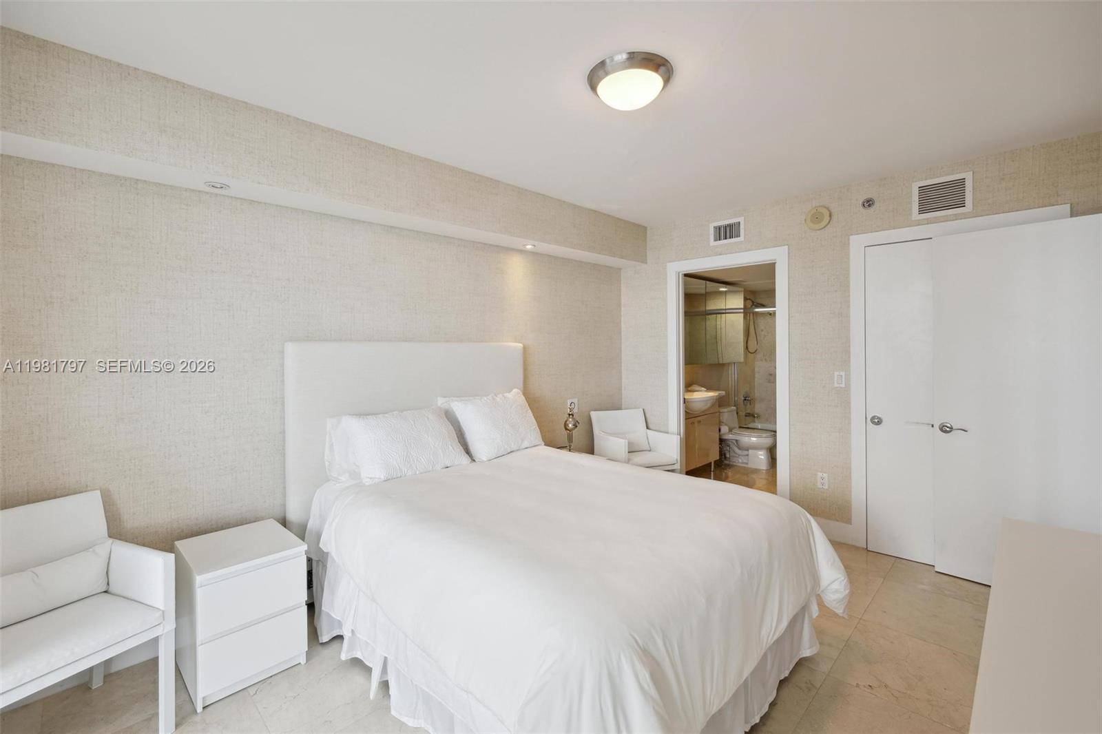 image Beach Club 215