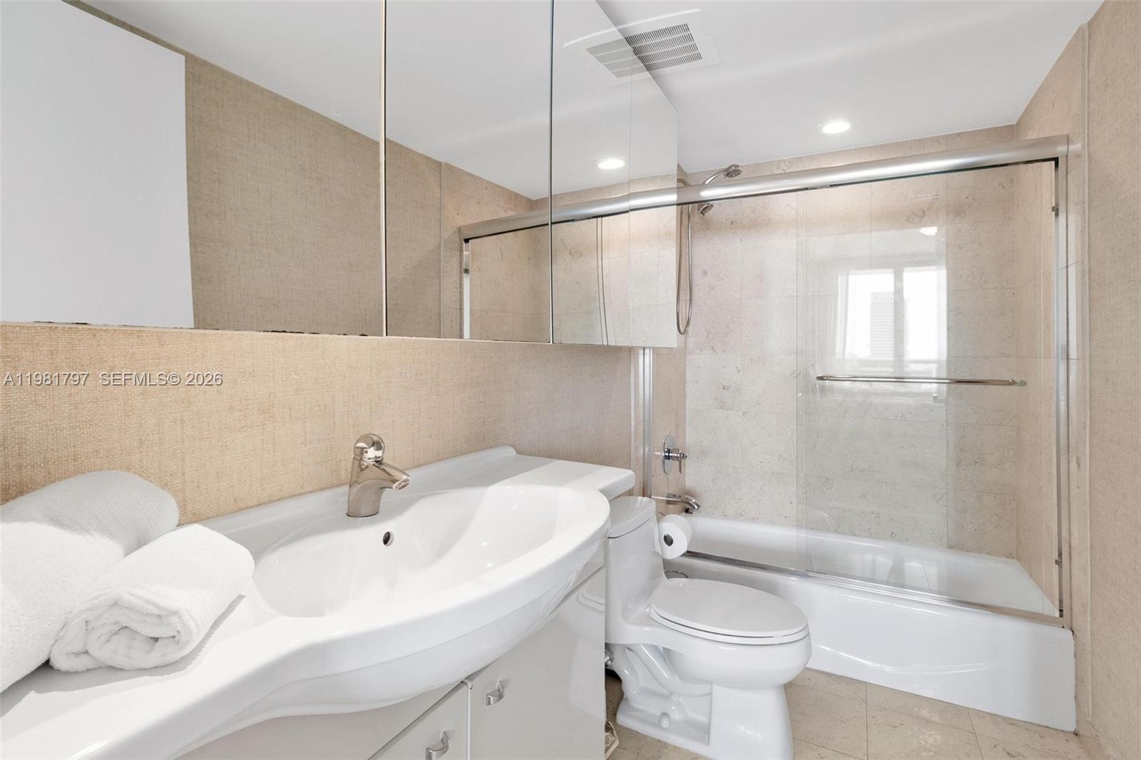 image Beach Club 221