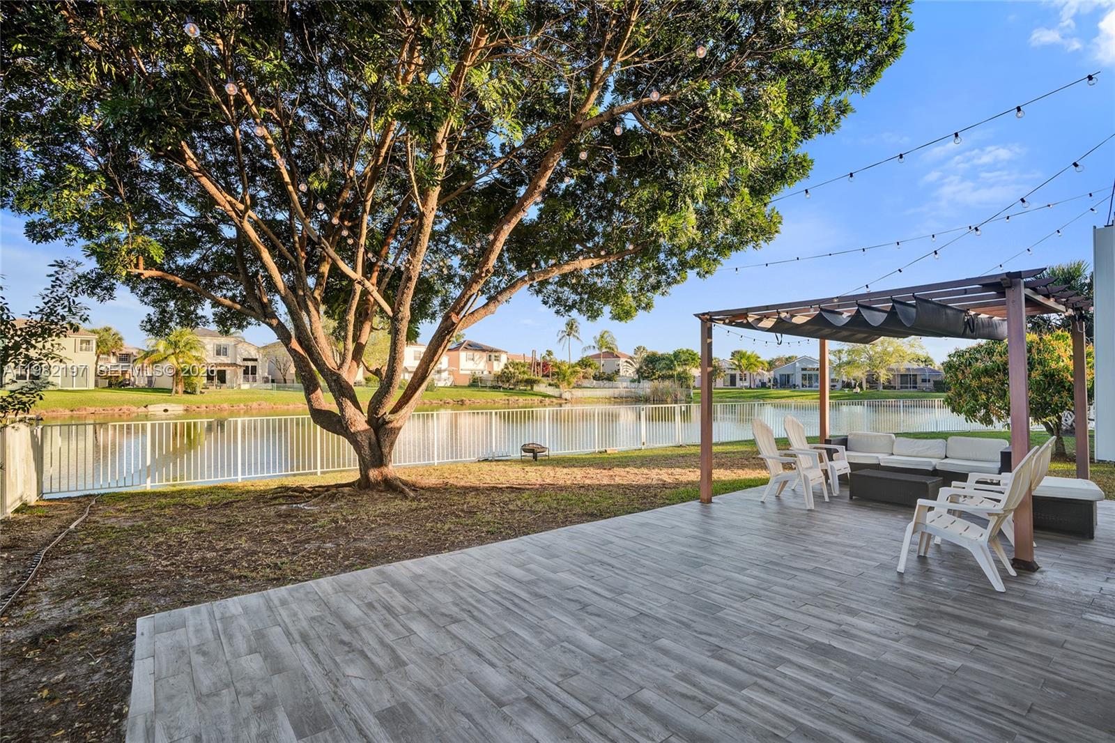 2163 NW 157th Ln Pembroke Pines, FL 33028