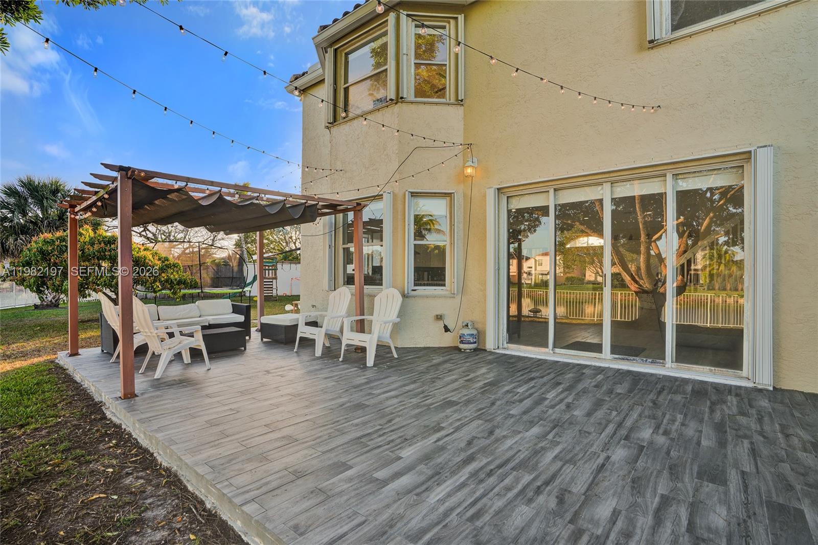 2163 NW 157th Ln Pembroke Pines, FL 33028