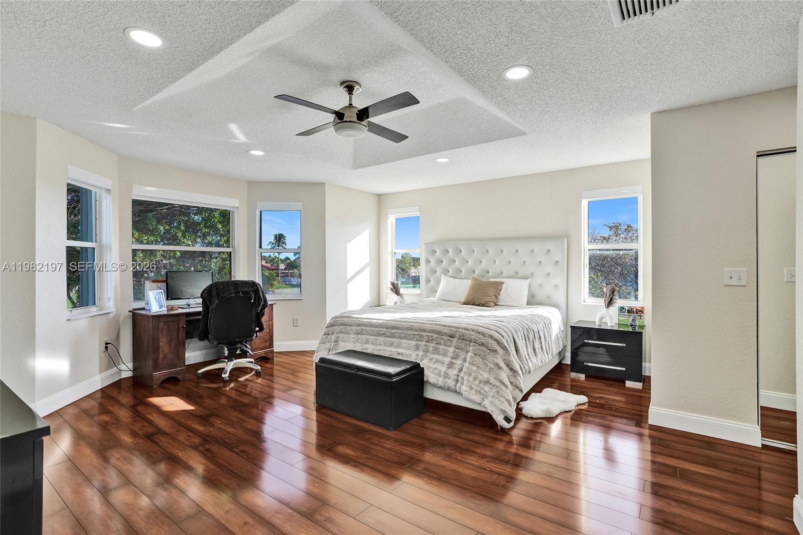 2163 NW 157th Ln Pembroke Pines, FL 33028