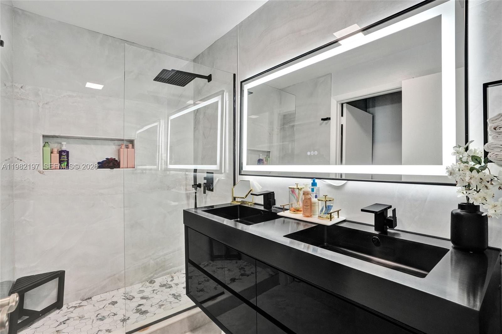 2163 NW 157th Ln Pembroke Pines, FL 33028