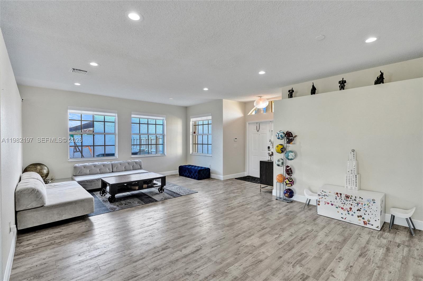 2163 NW 157th Ln Pembroke Pines, FL 33028