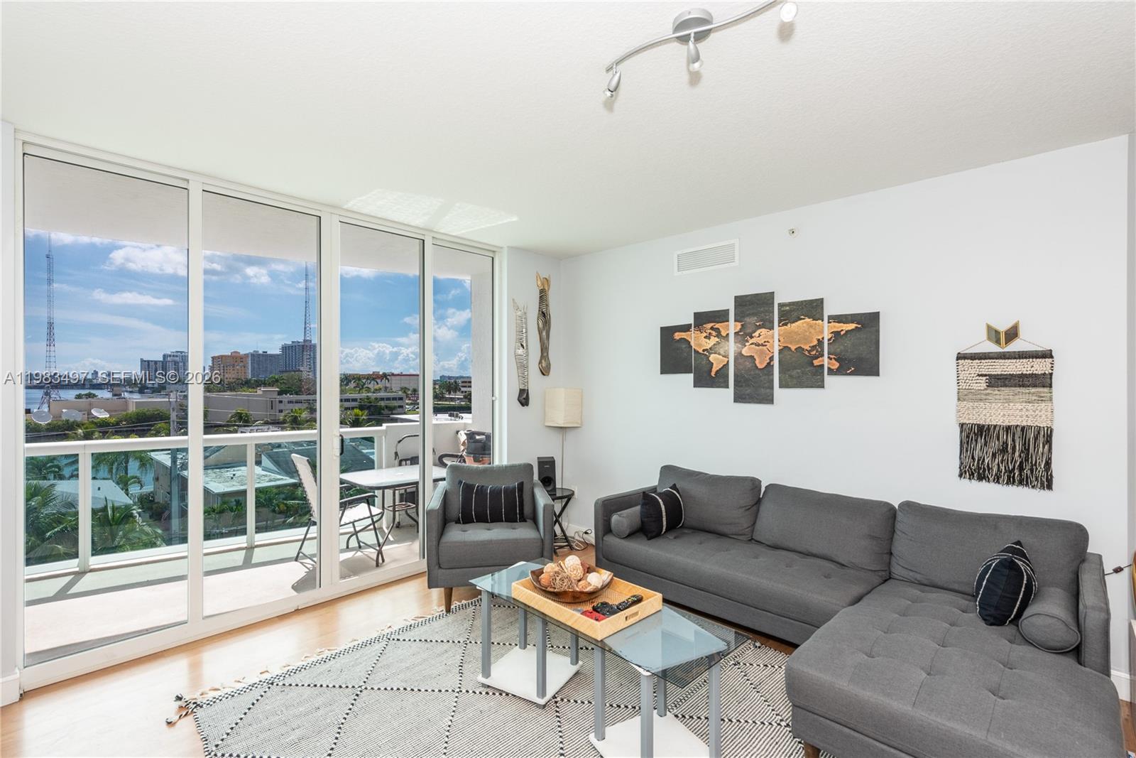 7910 Harbor Is Dr #502 North Bay Village, FL 33141