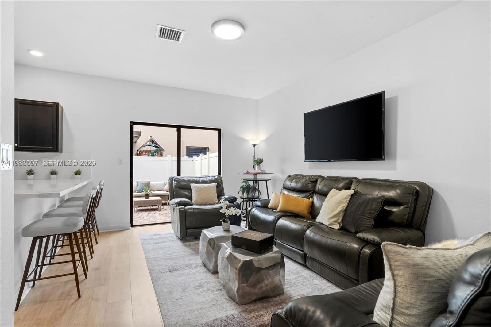 9380 W 33rd Ln Hialeah, FL 33018