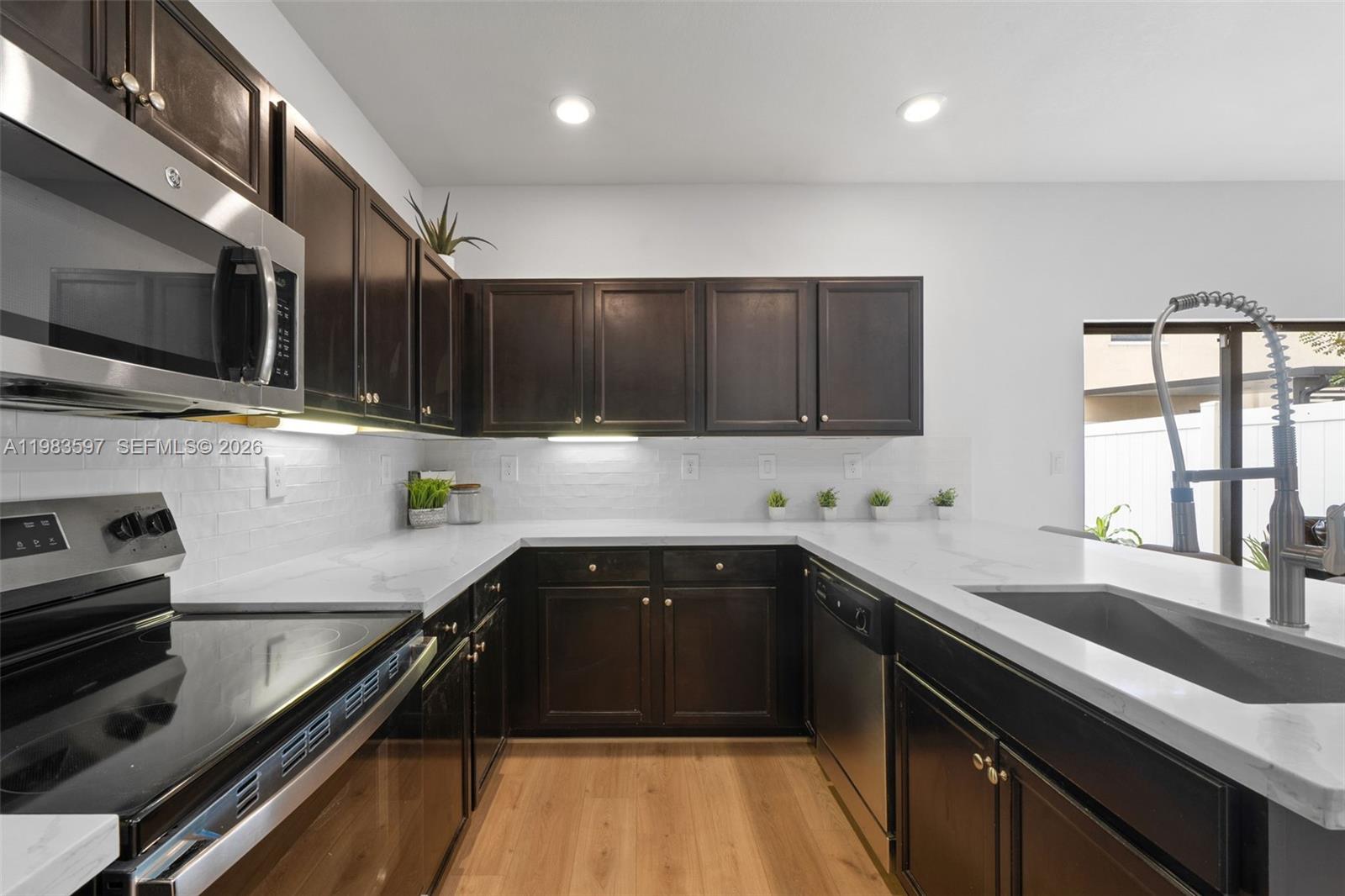 9380 W 33rd Ln Hialeah, FL 33018