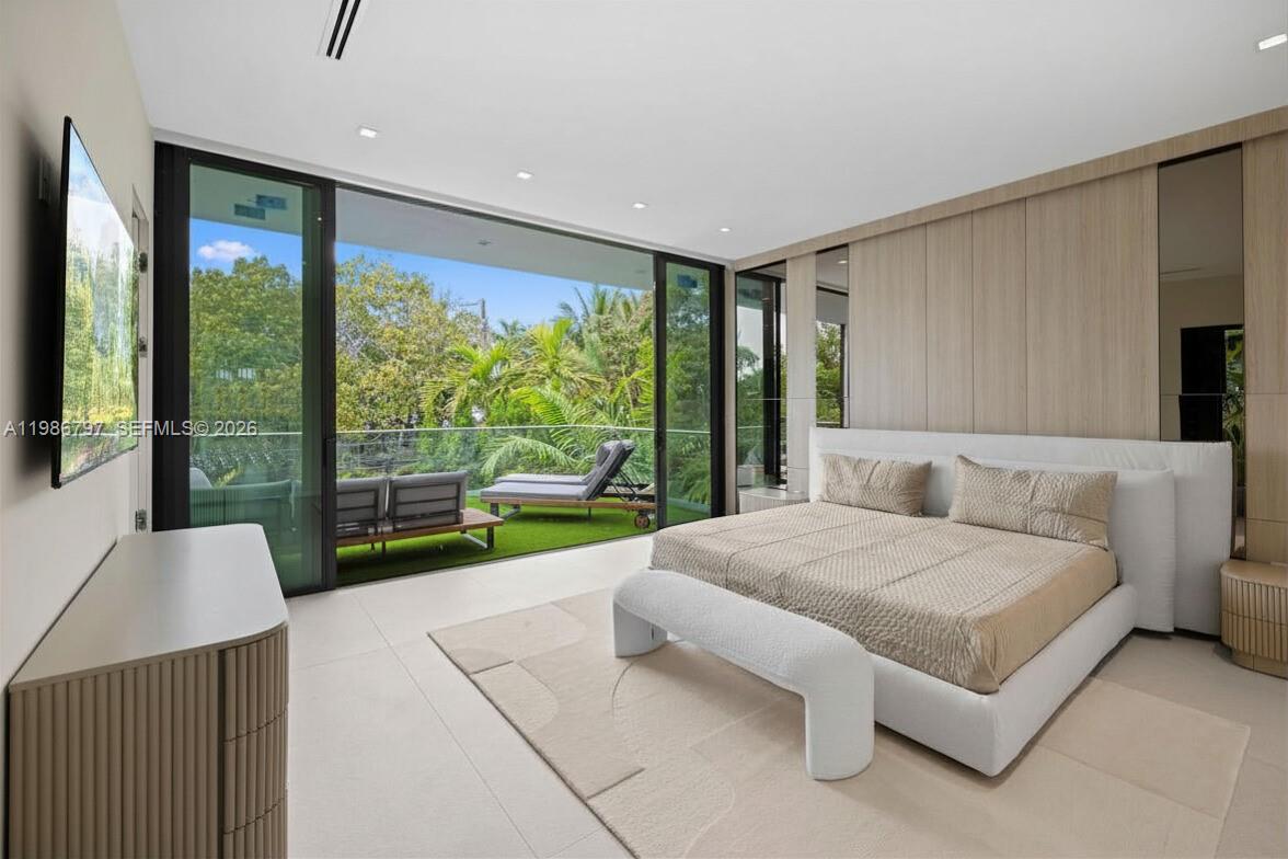 4534 Sheridan Ave Miami Beach, FL 33140