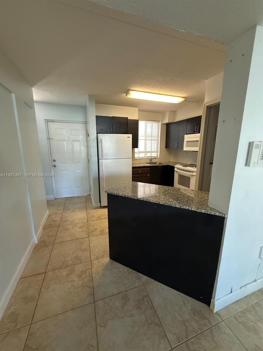 6045 NW 186th St #115 Hialeah, FL 33015