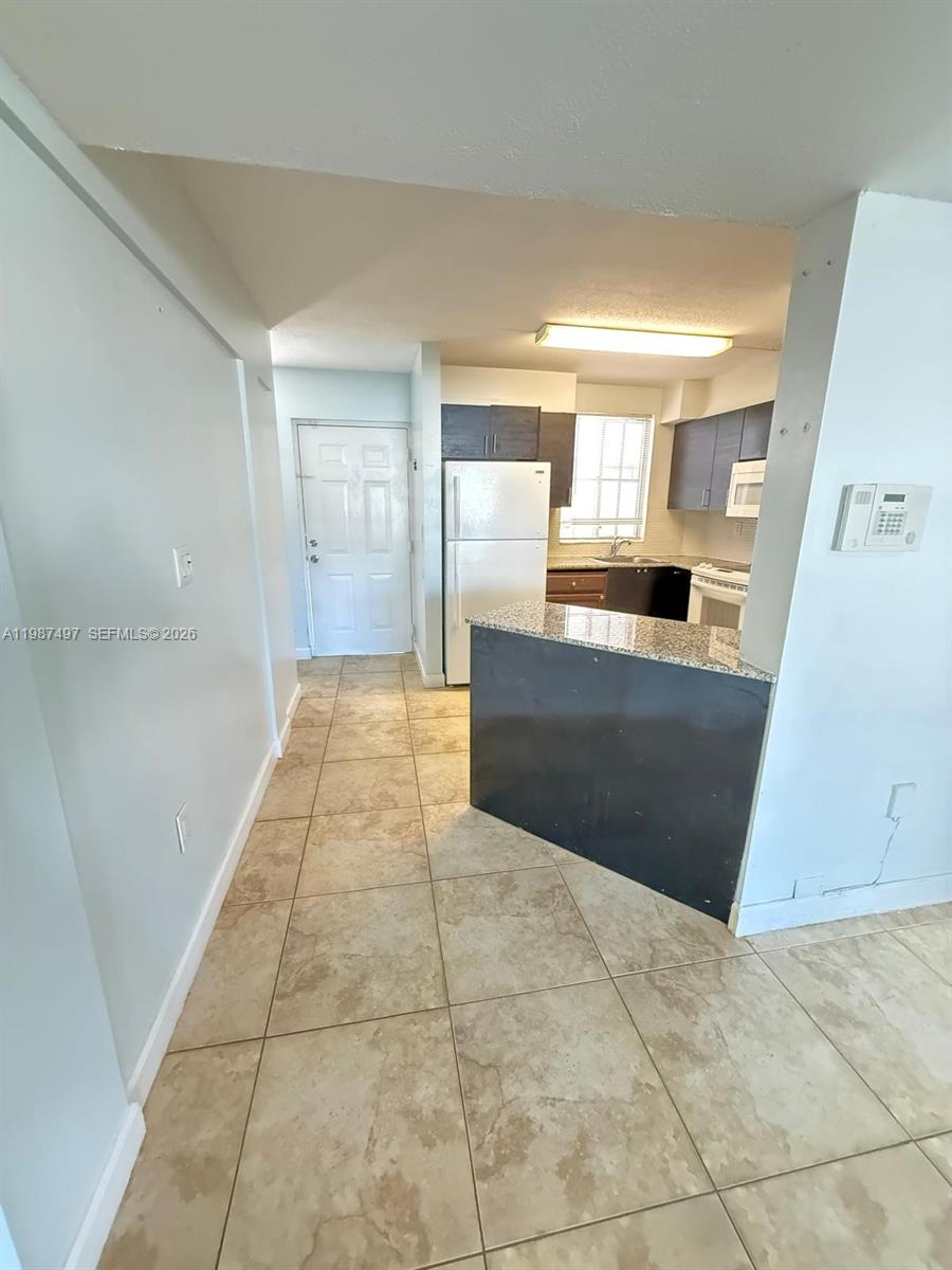 6045 NW 186th St #115 Hialeah, FL 33015