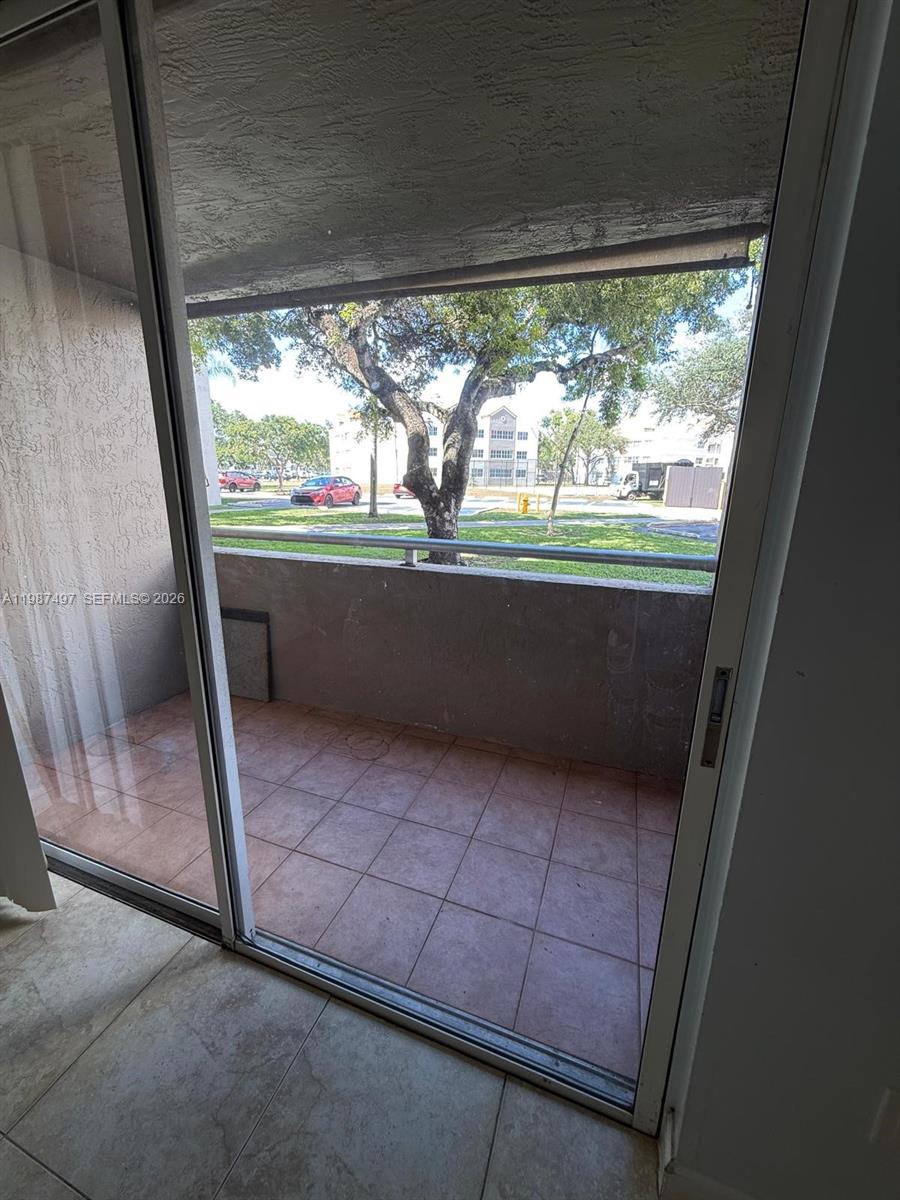 6045 NW 186th St #115 Hialeah, FL 33015