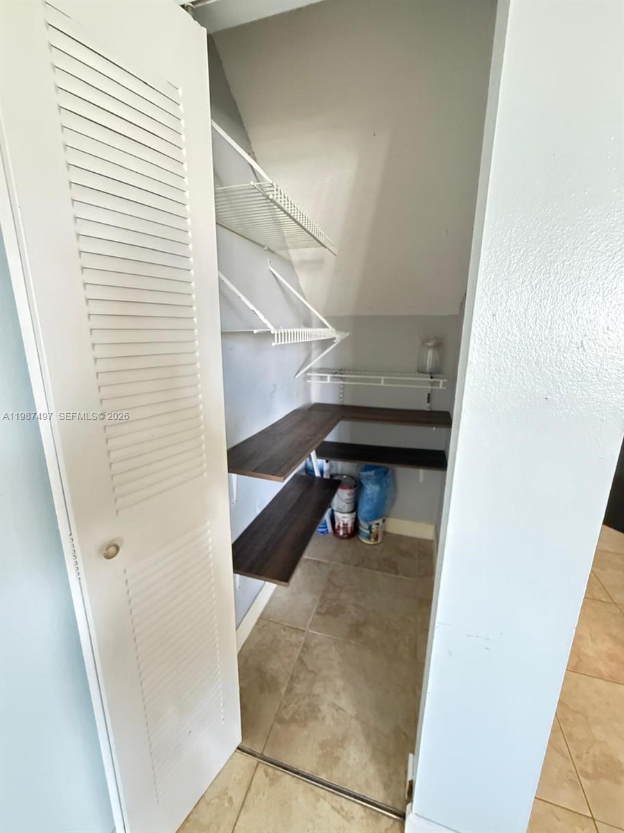 6045 NW 186th St #115 Hialeah, FL 33015