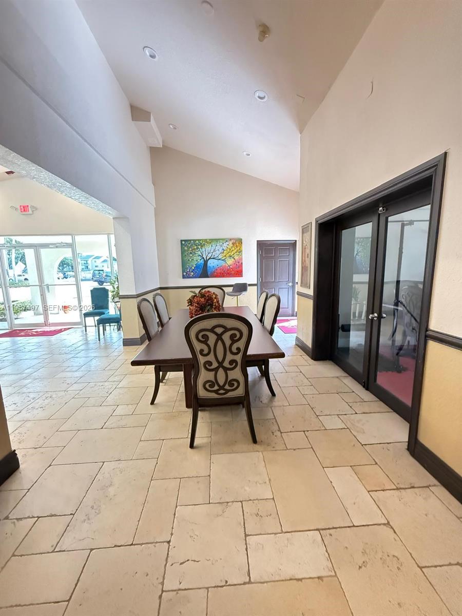 6045 NW 186th St #115 Hialeah, FL 33015