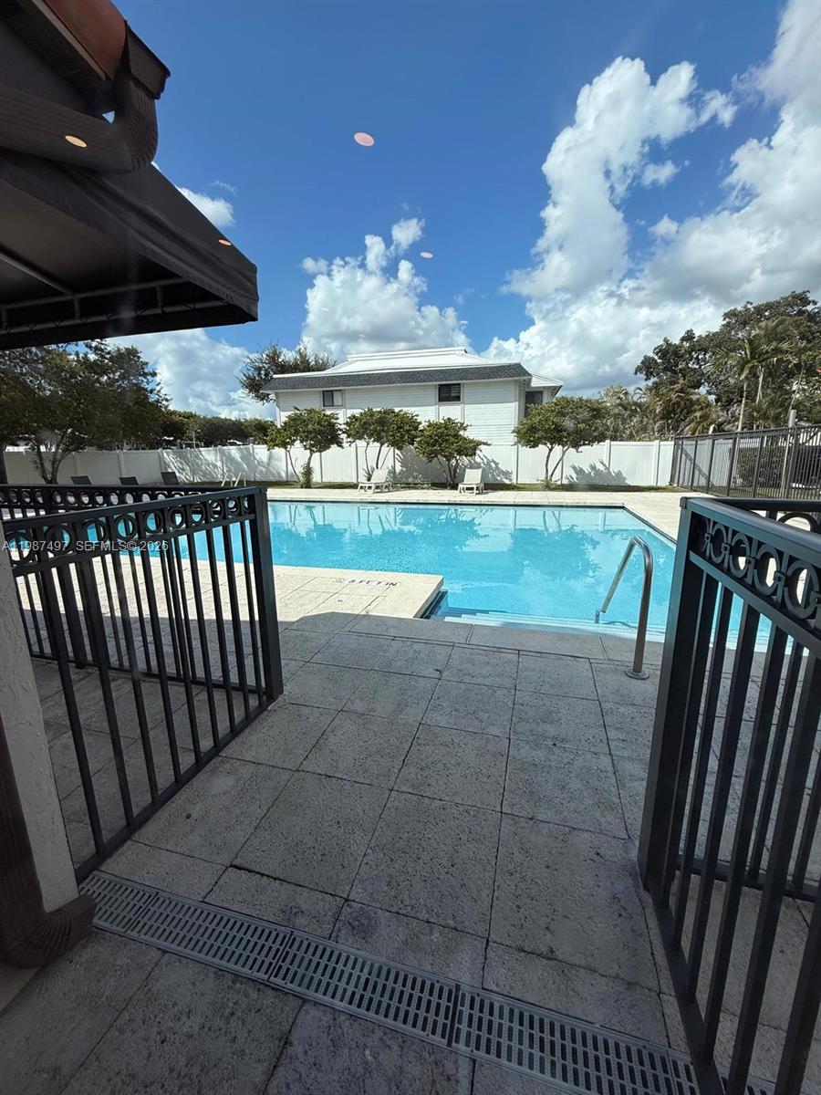 6045 NW 186th St #115 Hialeah, FL 33015