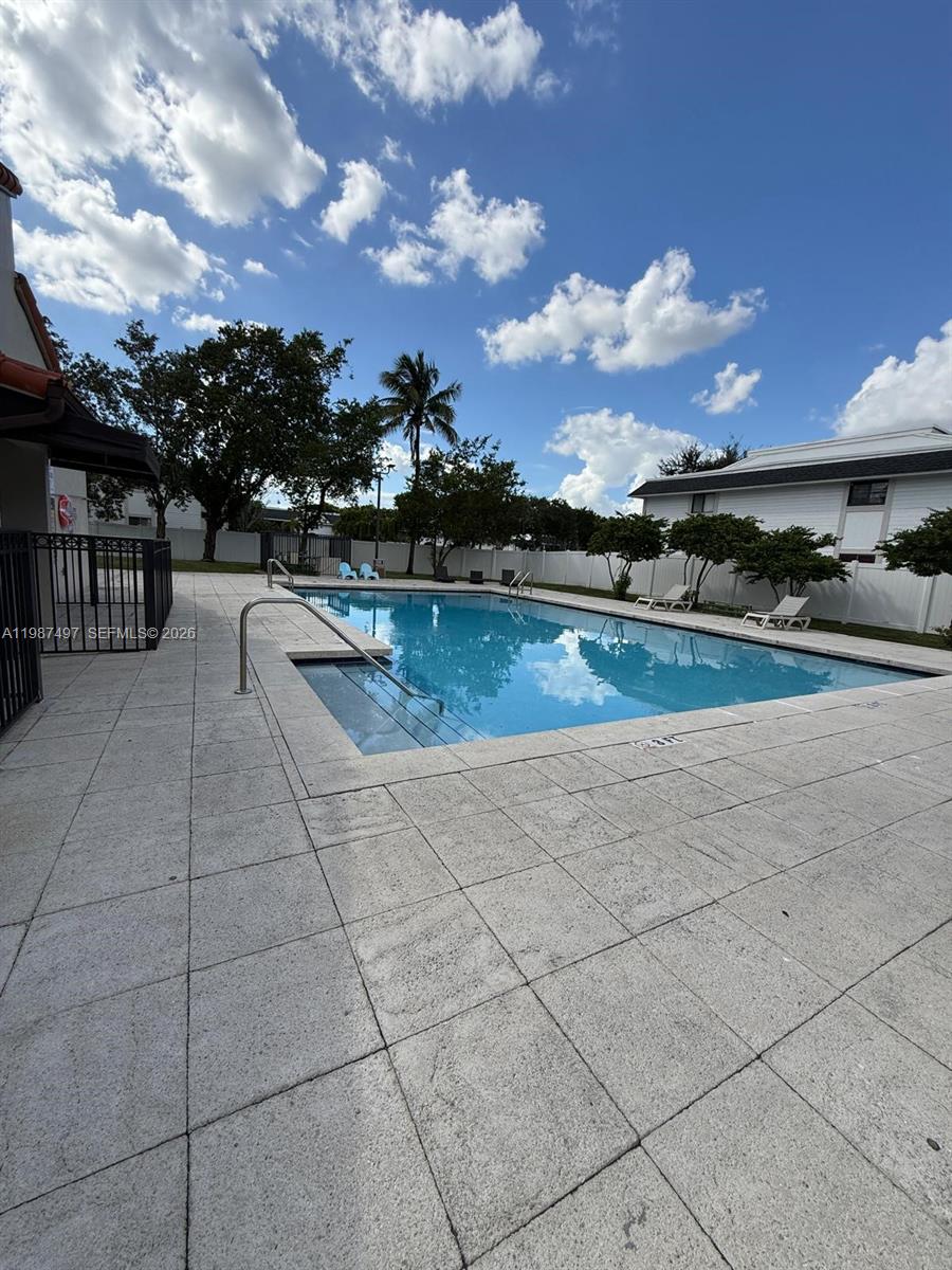 6045 NW 186th St #115 Hialeah, FL 33015