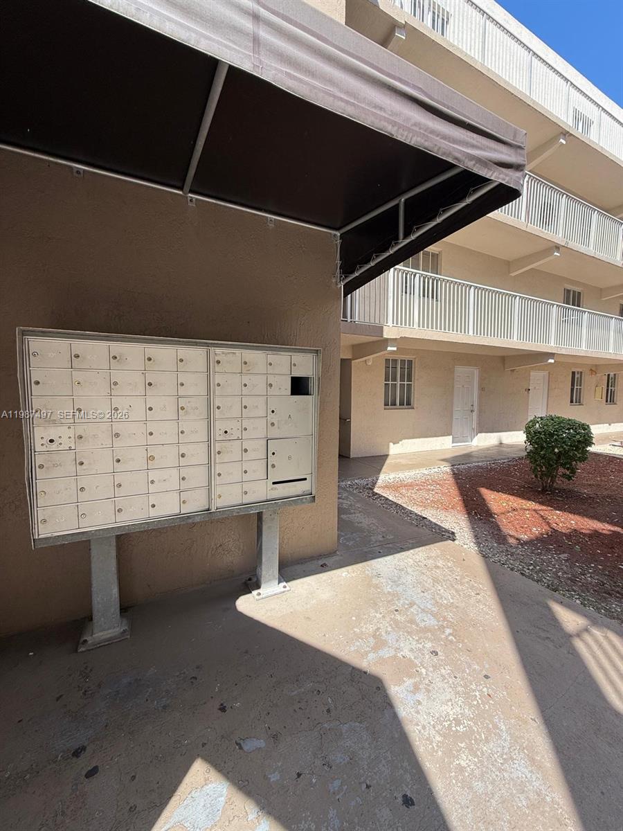 6045 NW 186th St #115 Hialeah, FL 33015