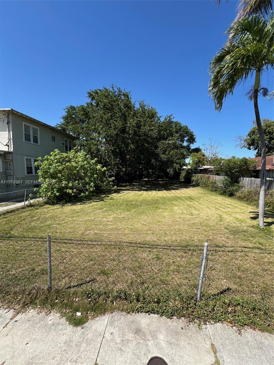 267 NW 31st St Miami, FL 33127