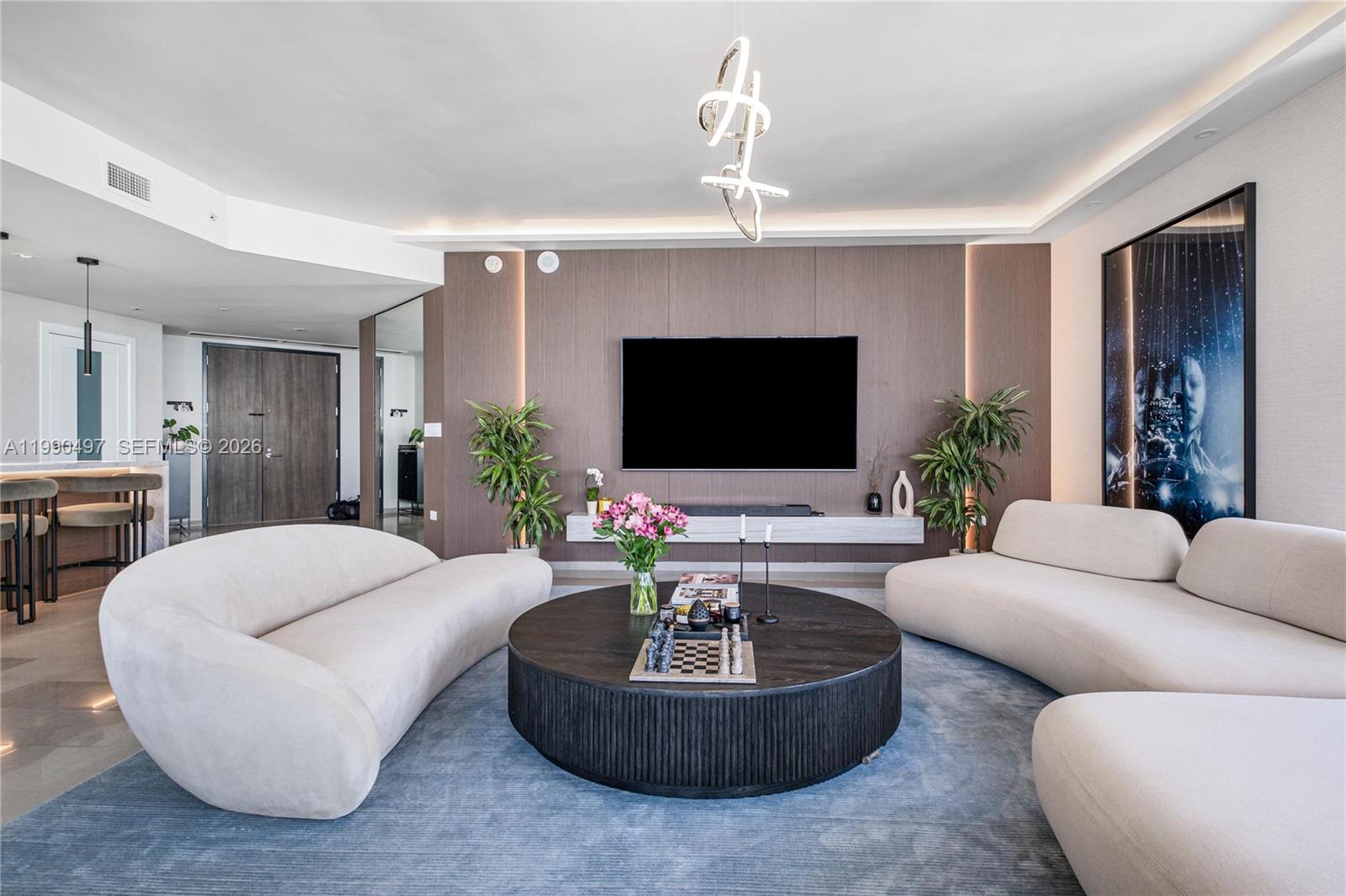 68 SE 6th St #3711 Miami, FL 33131