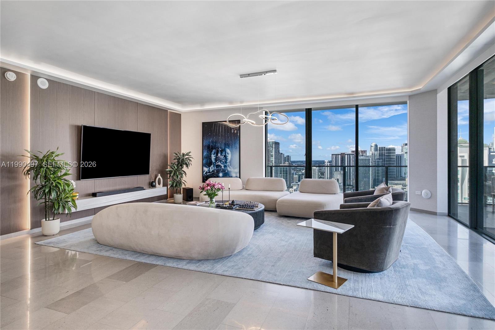 68 SE 6th St #3711 Miami, FL 33131