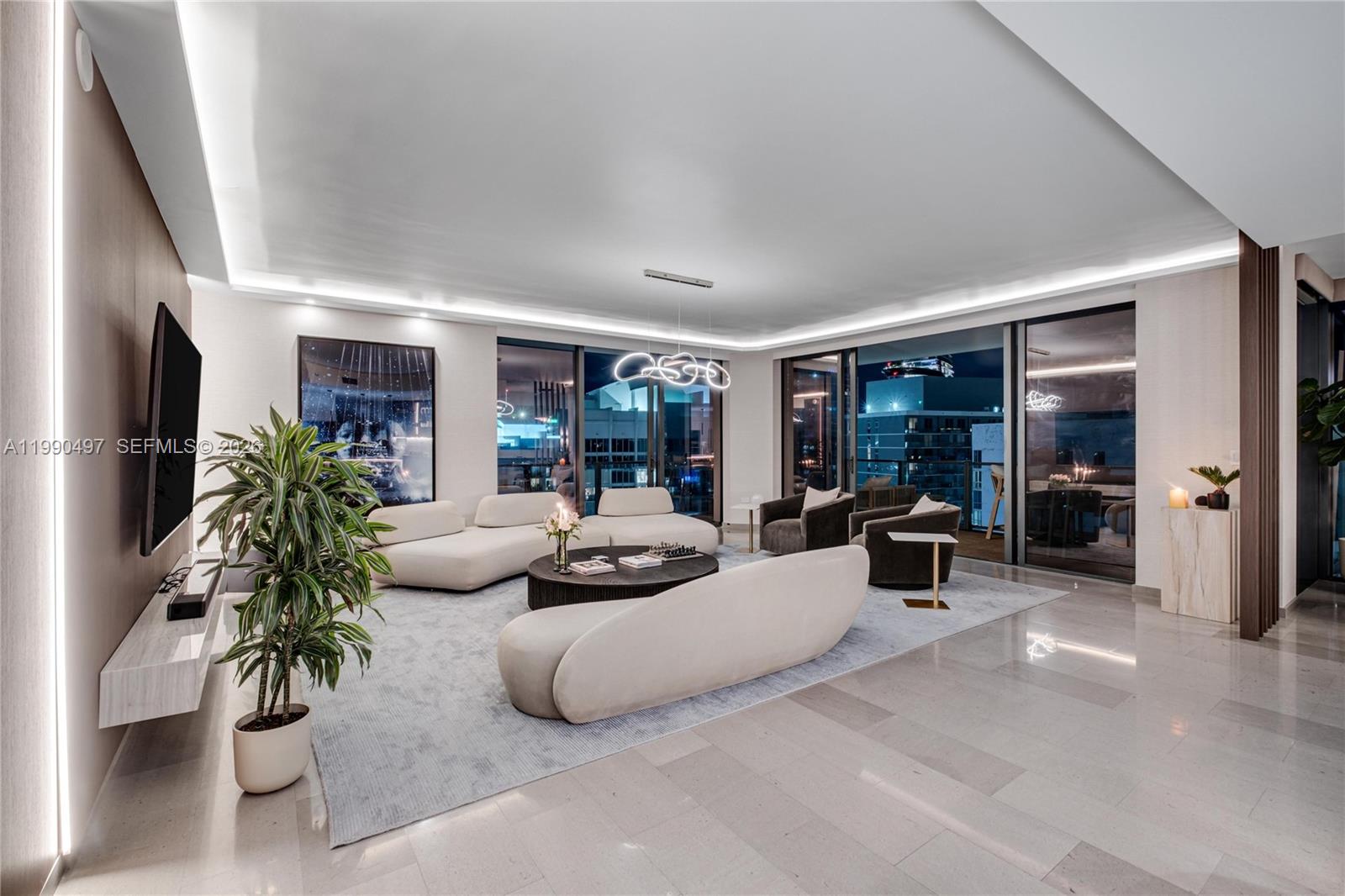 68 SE 6th St #3711 Miami, FL 33131