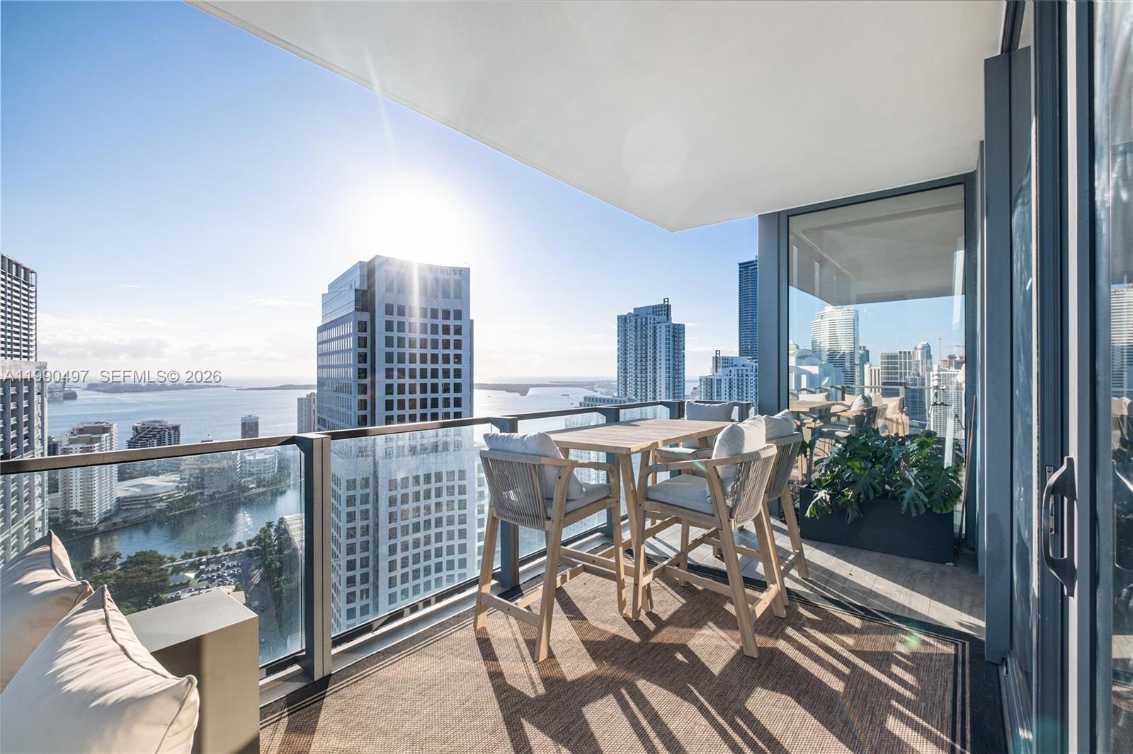 68 SE 6th St #3711 Miami, FL 33131