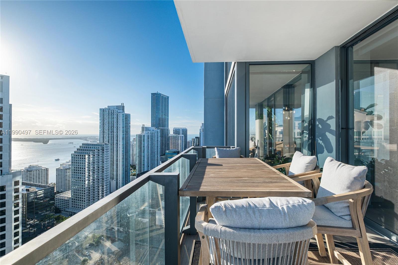 68 SE 6th St #3711 Miami, FL 33131