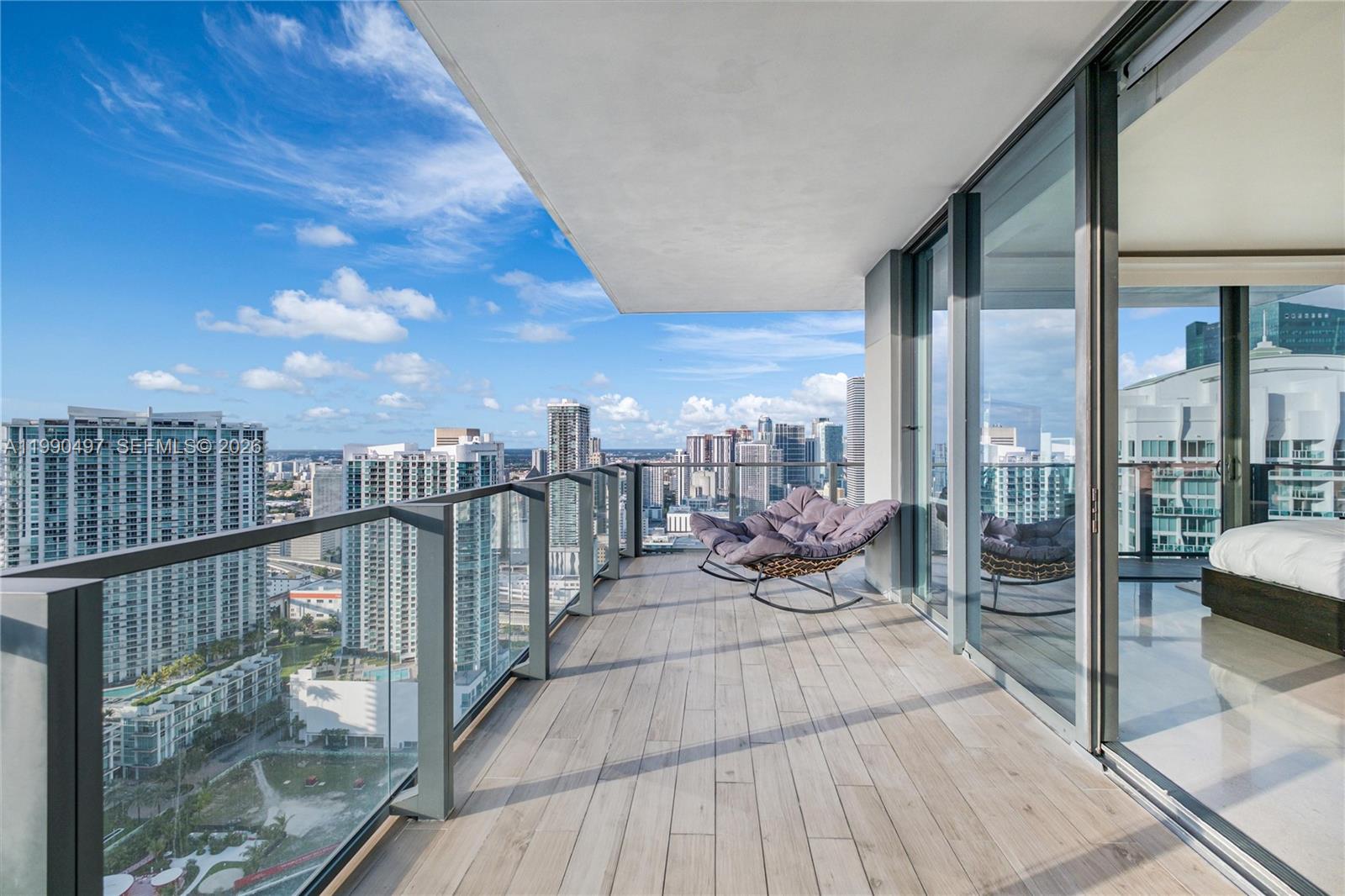 68 SE 6th St #3711 Miami, FL 33131