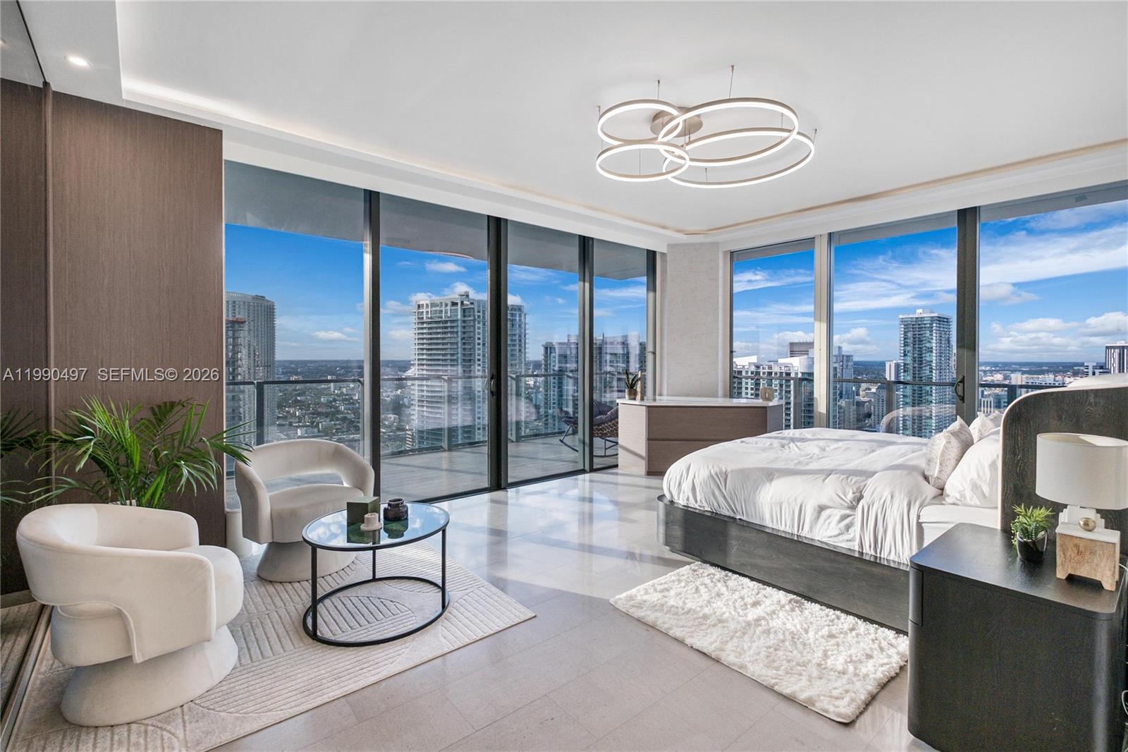 68 SE 6th St #3711 Miami, FL 33131