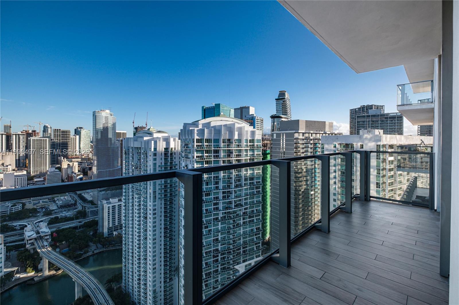 68 SE 6th St #3711 Miami, FL 33131