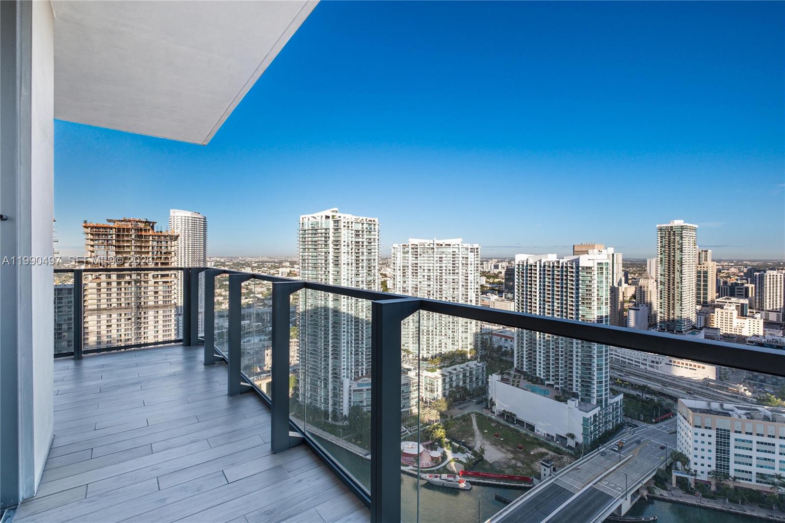 68 SE 6th St #3711 Miami, FL 33131