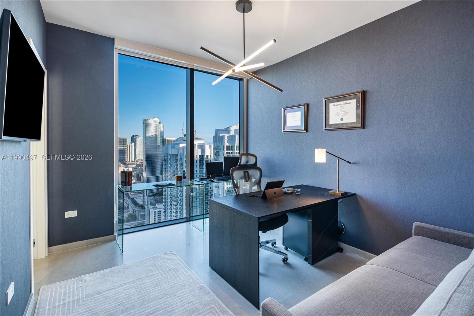 68 SE 6th St #3711 Miami, FL 33131